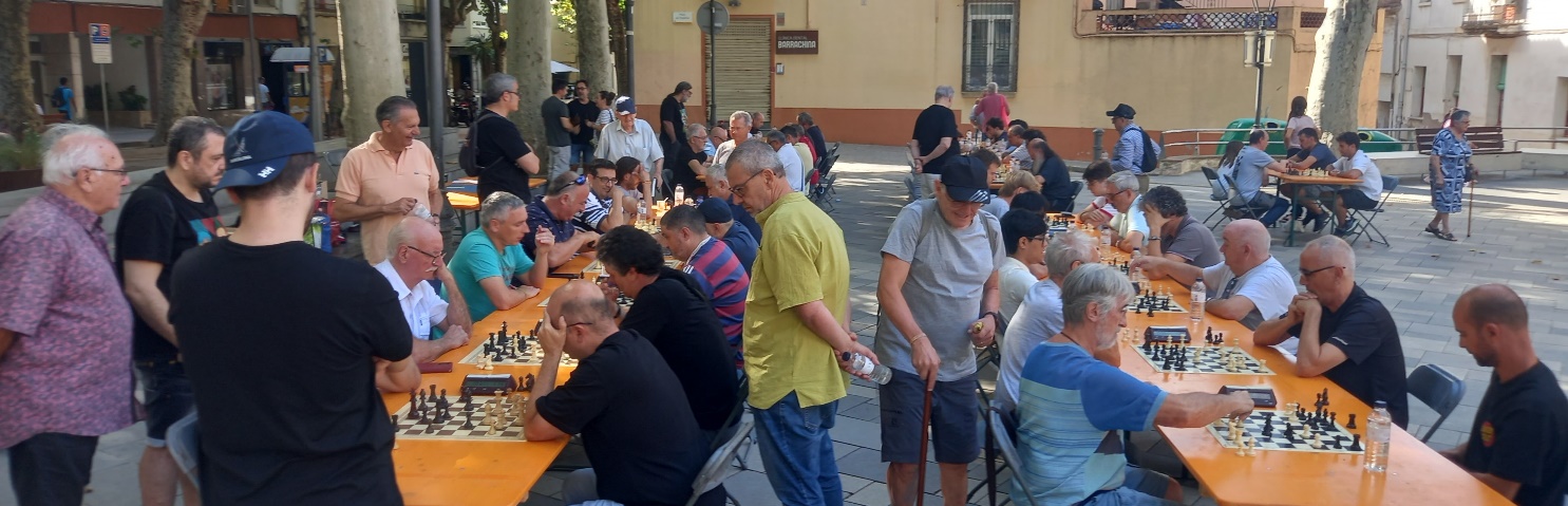 Un grupo de personas sentadas El contenido generado por IA puede ser incorrecto.